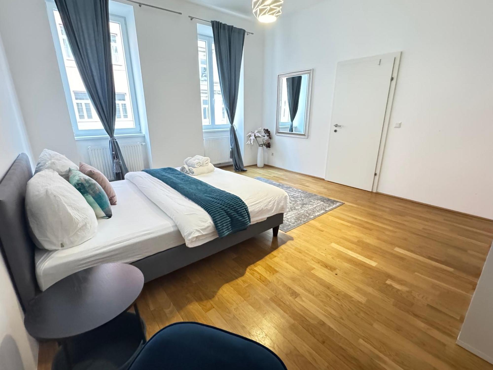 Charming Flat & Balcony Near Station L Bg5 *