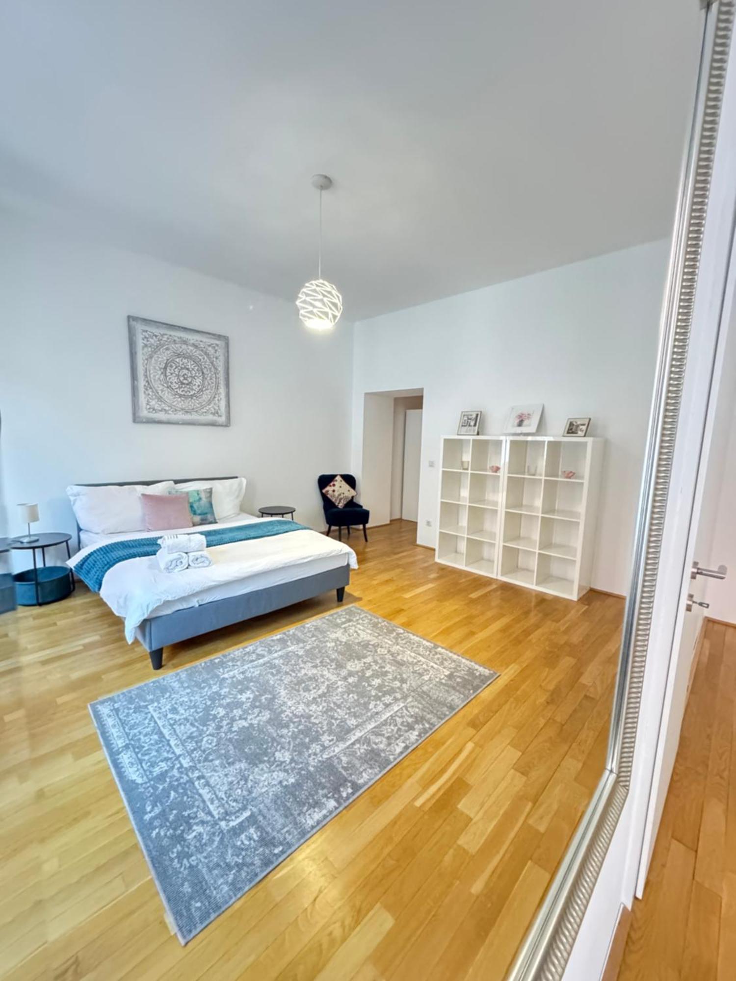 Apartment Charming Flat & Balcony Near Station L Bg5 *
