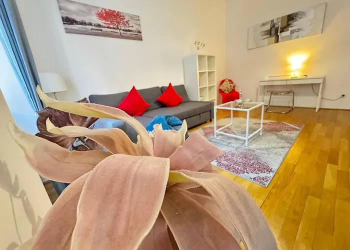 Charming Flat & Balcony Near Central Station L Bg5