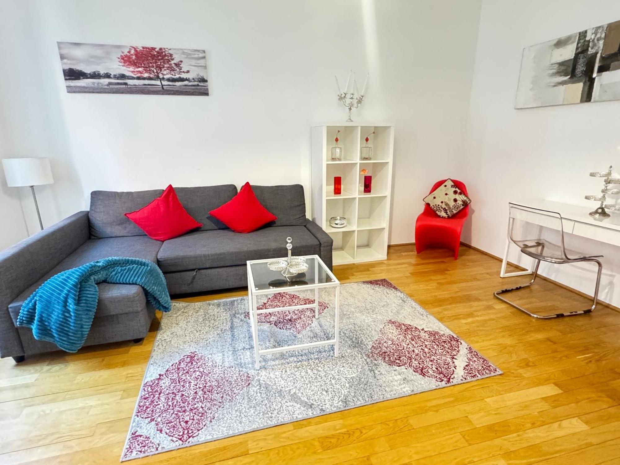 Charming Flat & Balcony Near Station L Bg5 Apartment