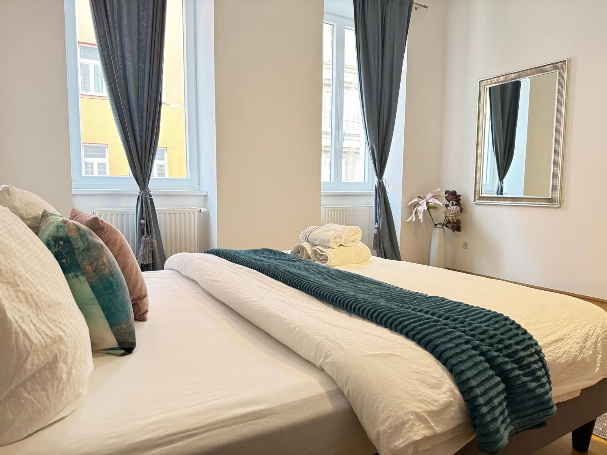 Charming Flat & Balcony Near Station L Bg5 Apartment *