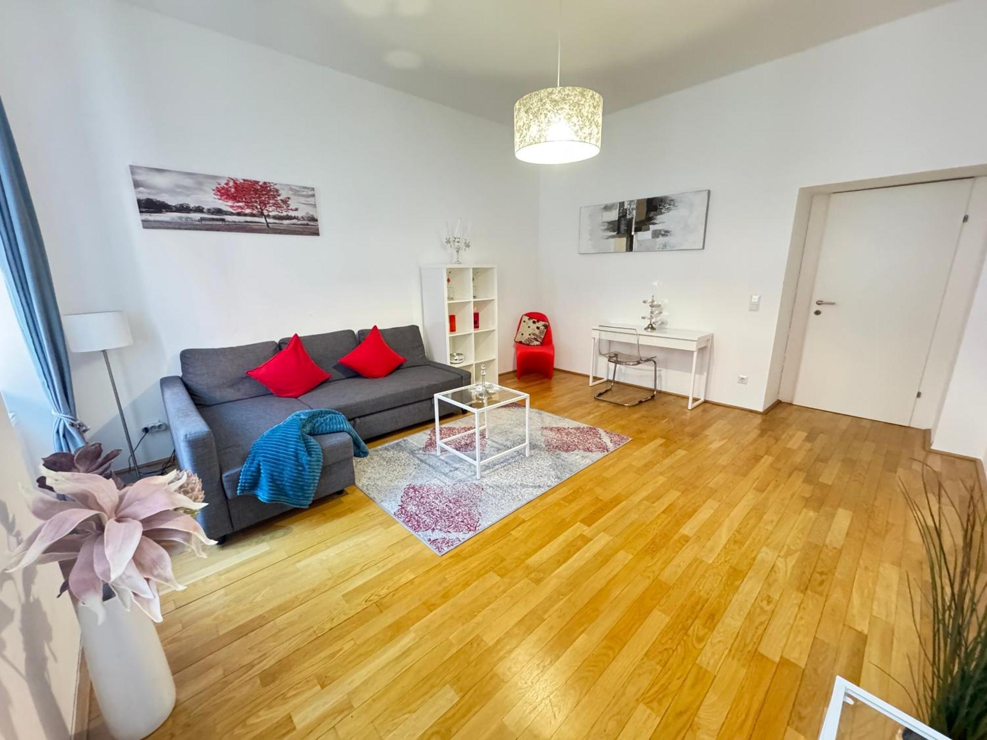 Charming Flat & Balcony Near Station L Bg5 * Wien