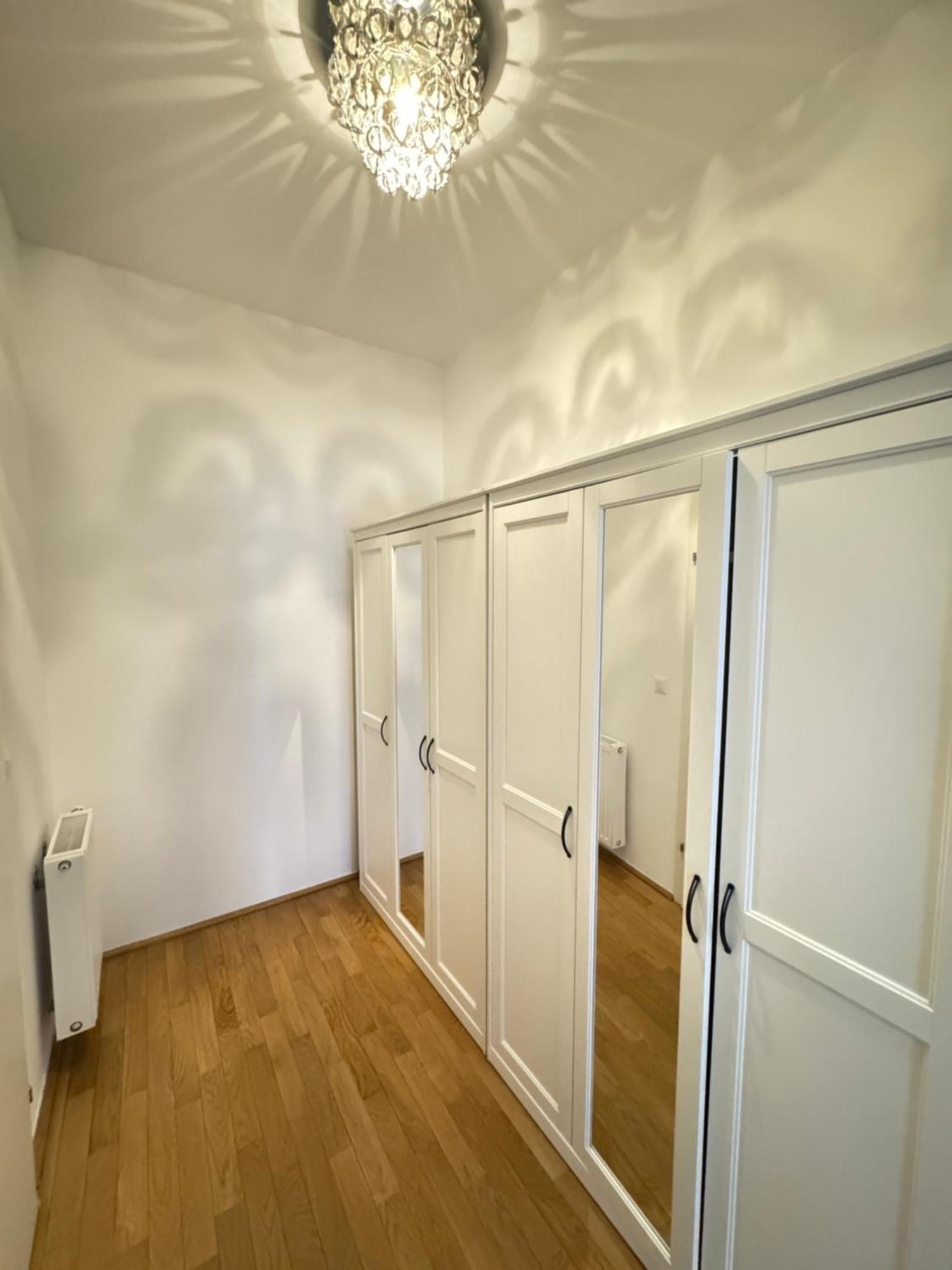 Charming Flat & Balcony Near Station L Bg5 Wien