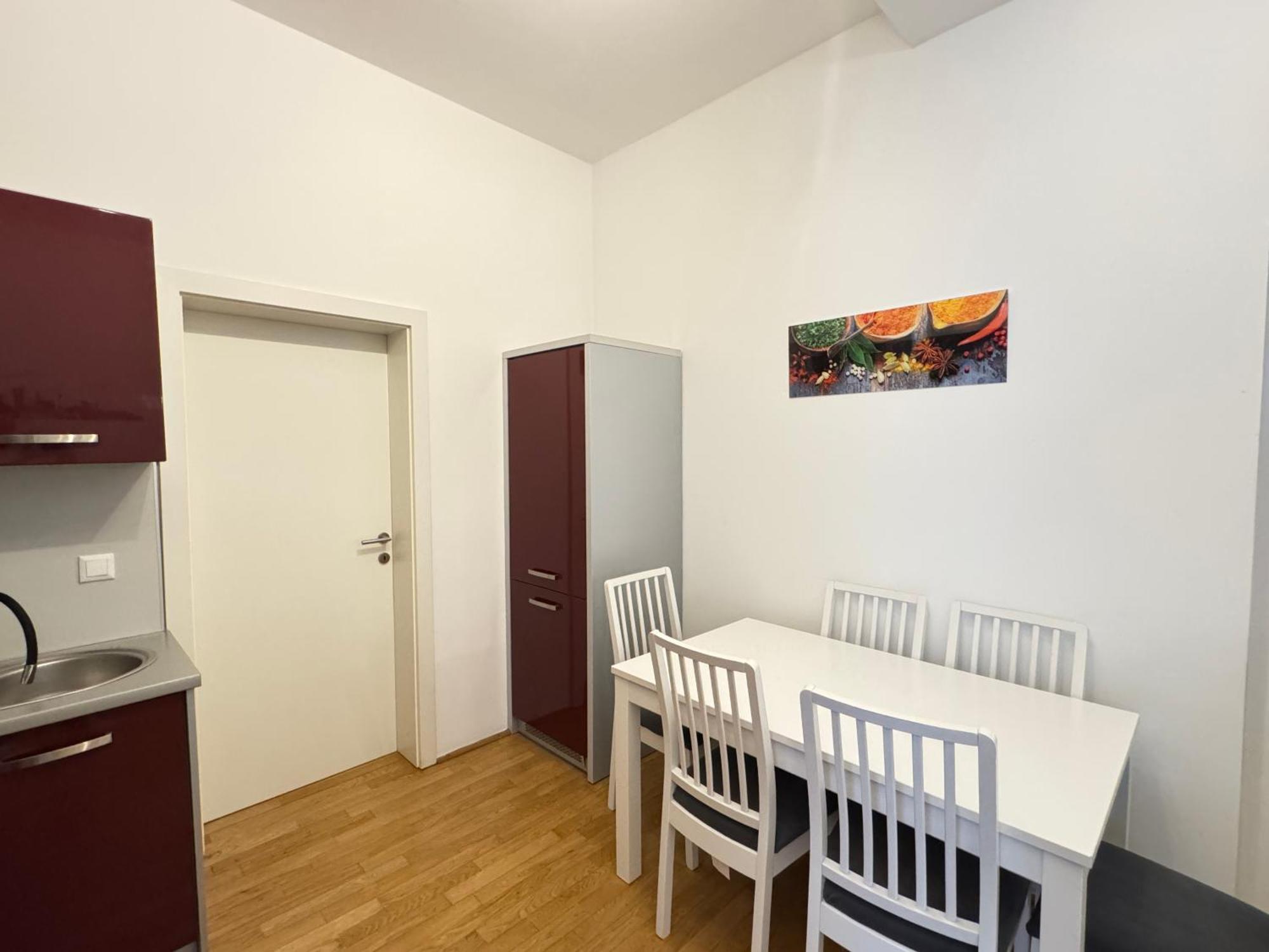 Charming Flat & Balcony Near Station L Bg5