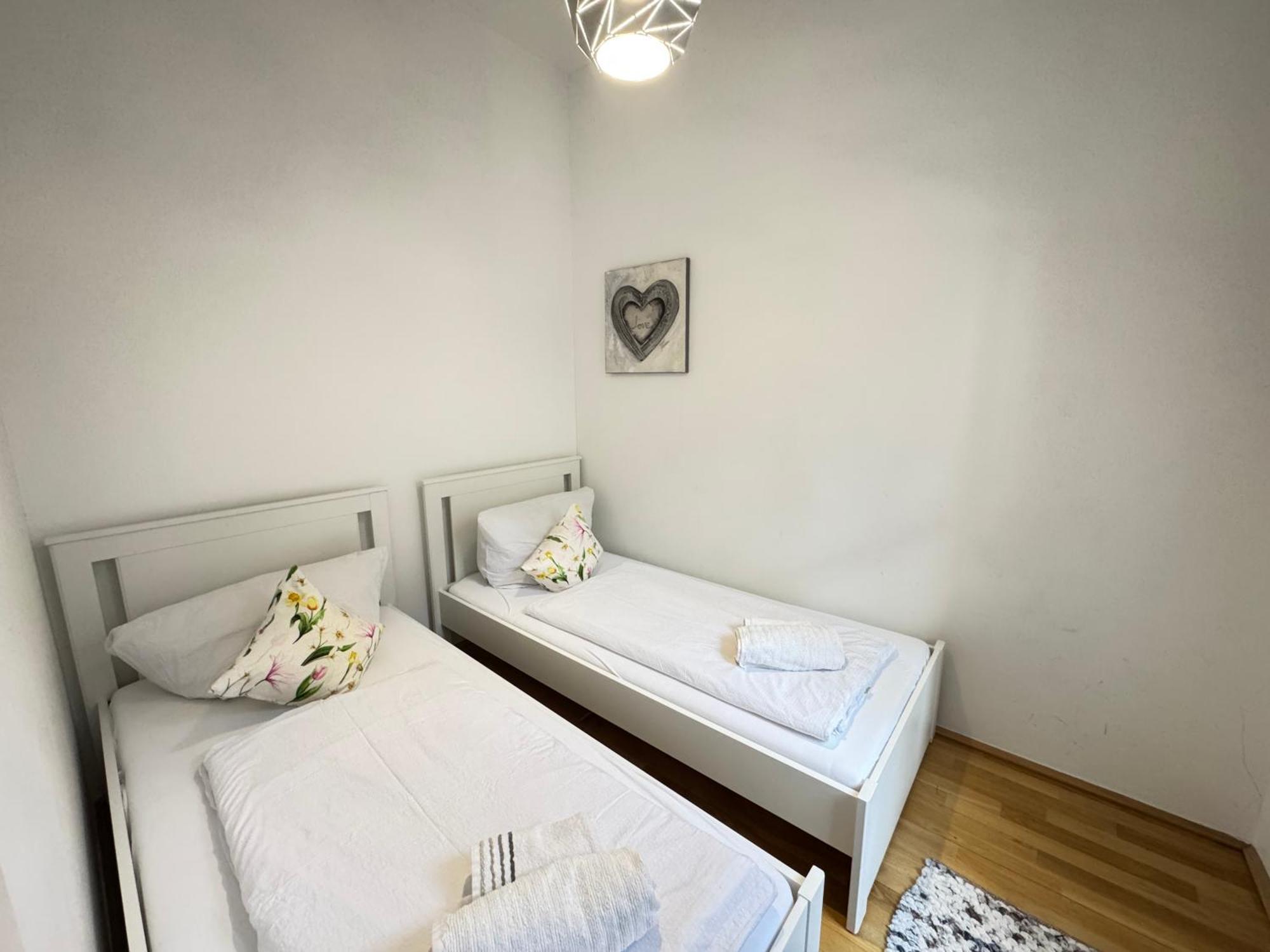 Charming Flat & Balcony Near Station L Bg5 Apartment Wien